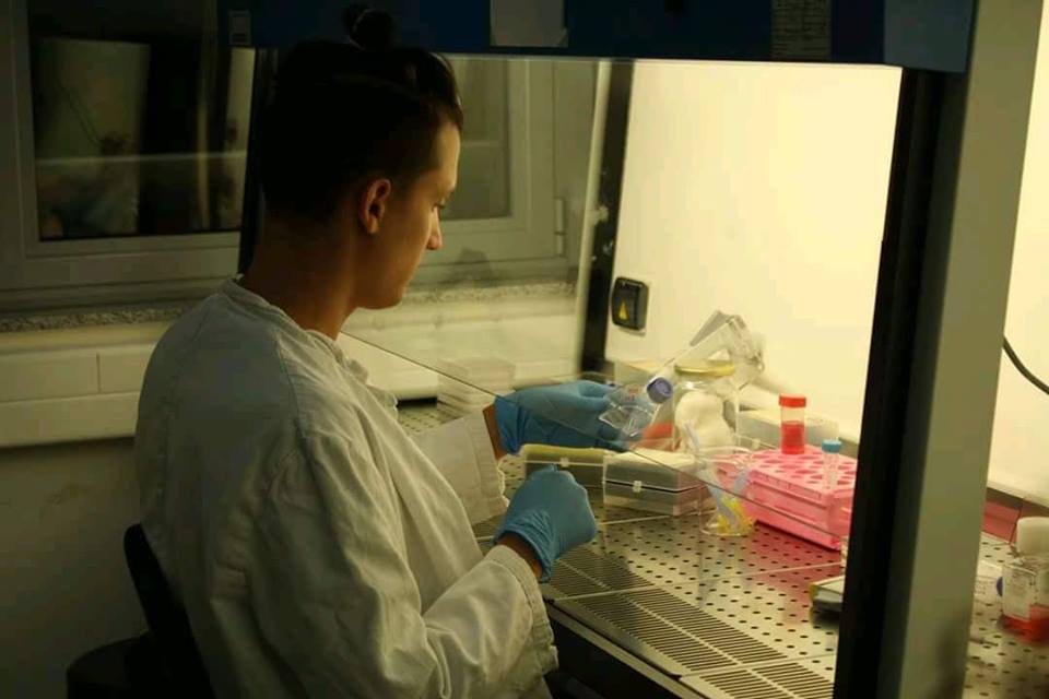 43188973_340279433409792_2654568708399169536_n „Mijazme” i beskonačni horizonti Nemanje Stanojevića