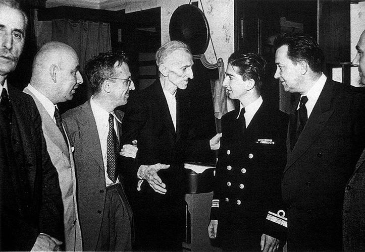 Teslin-susret-sa-kralјem-Petrom-II-Karadordevicem-1942. Hit na društvenim mrežama: Američka markica s natpisom — Nikola Tesla američko-srpski genije