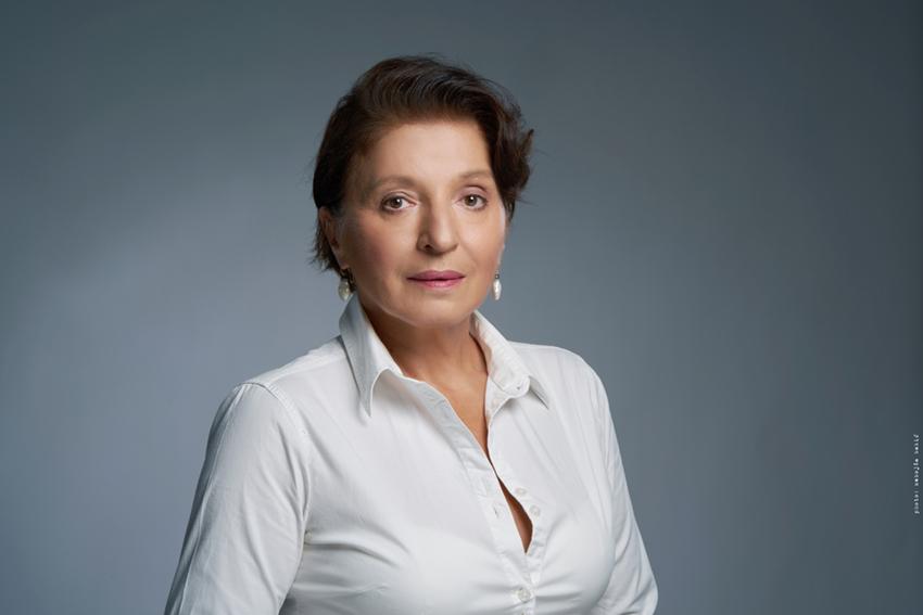 Foto-potpis-2-NBabic Mirjana Karanović: Nagrada „Aleksandar Lifka” za mene je potvrda moje energije, snage, ulaganja u sve likove koje sam igrala