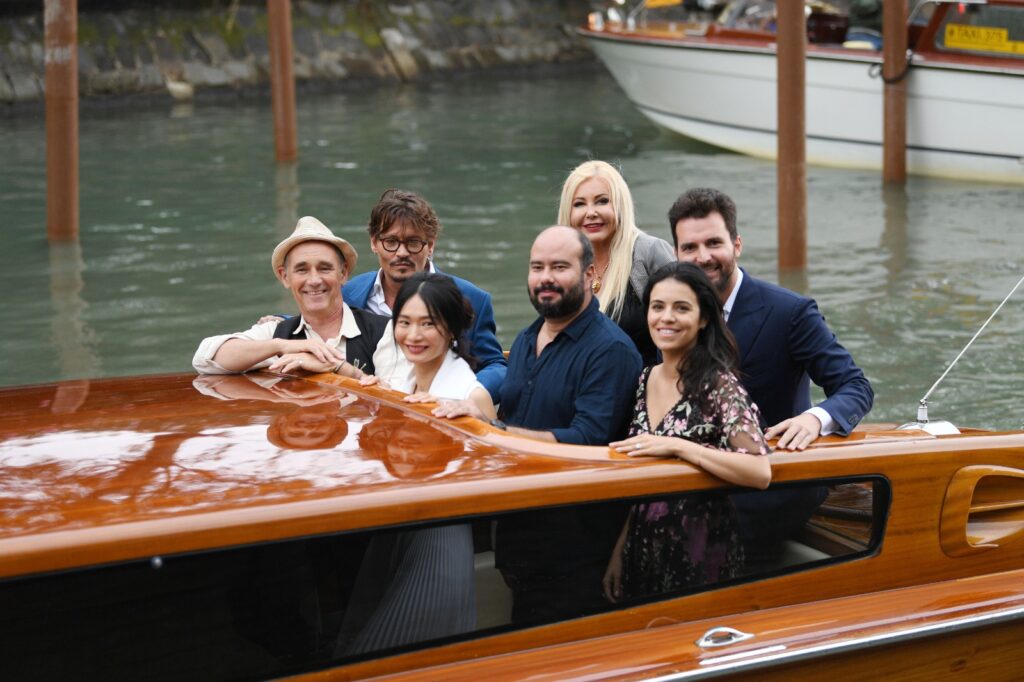 Iscekujuci-varvare_Premijera-na-festivalu-u-Veneciji_4-1024x682 "Povratnički film Džonija Depa" među pet najgledanijih u Americi