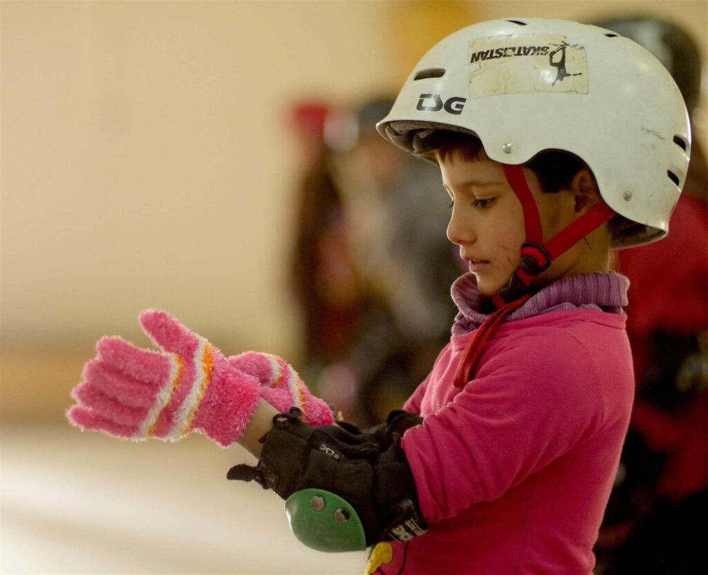 rsz_kako_uciti_da_vozis_skejtbord_u_ratnoj_zoni-1024x833 Teen program na Beldocsu - koje filmove su mladi odabrali?