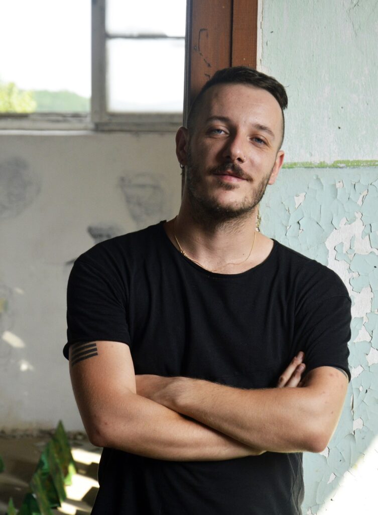 Nikola-Radosavljevic-foto-Nemanja-Milenkovic-753x1024 Izložba "Ubistvo sa predumišljajem" Nikole Radosavljevića