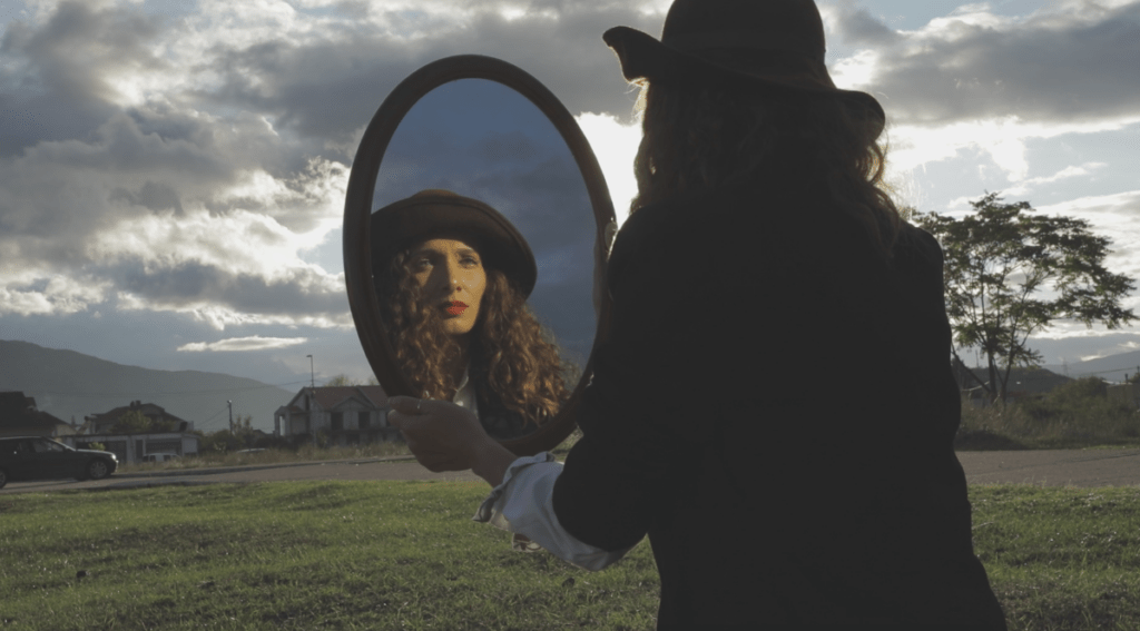 Screen-Shot-2020-10-17-at-18.44.57-1024x567 Jelena Pavlović: Treba se “face to face” iznova suočavati sa raznim aktuelnim prilikama u regionu, a i sa kulturnim nasleđem