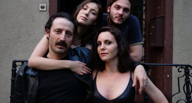 ZIV-COVEK-5-800x430-1 Nikola Đuričko o filmu "Živ čovek": Mislim da smo napravili jedan veoma zanimljiv, pametan, emotivan i pravi rokenrol film!