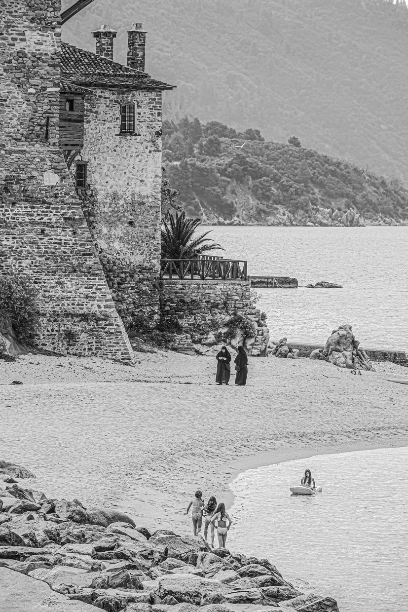 5-Monahinje-Uronapolis-2014-35x525-cm-Tijana-LuburaJPG-1 Izložba fotografija Tijane Lubure