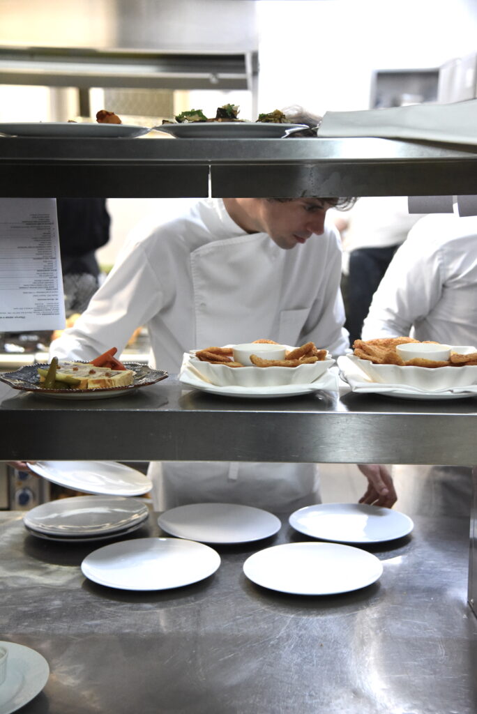 Branko-chef-684x1024 Kultni beogradski restoran "Klub književnika" otvorio je vrata svog legendarnog Kluba