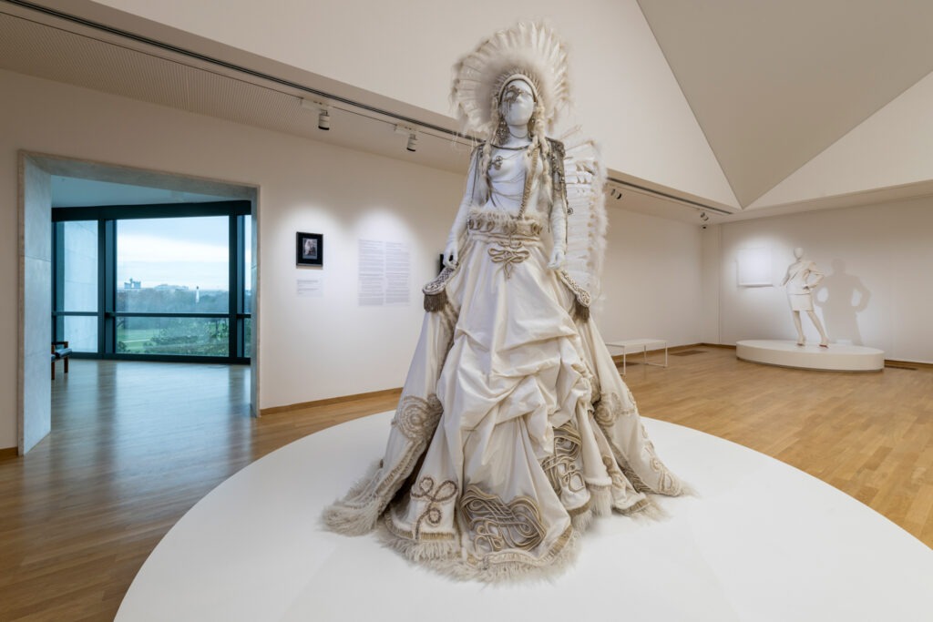 Gaultier-photo-Bojana-Janjic-8-1024x683 Od Madone do Ejmi Vajnhaus: Gotjeove (de)konstrukcije muze