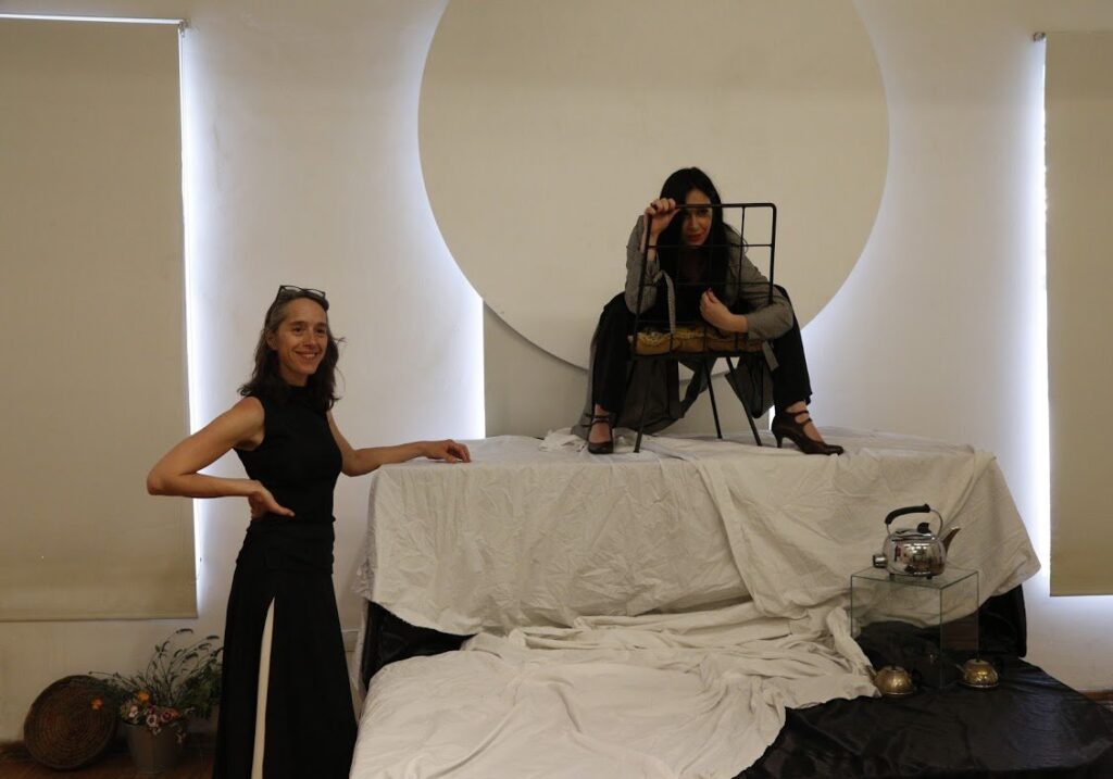 javni-cas-crtanja-__-na-slici-Ljudmila-Stratimirovic-i-Jelena-Pavlovic-1024x717 Javni čas crtanja ponovo u KC Grad