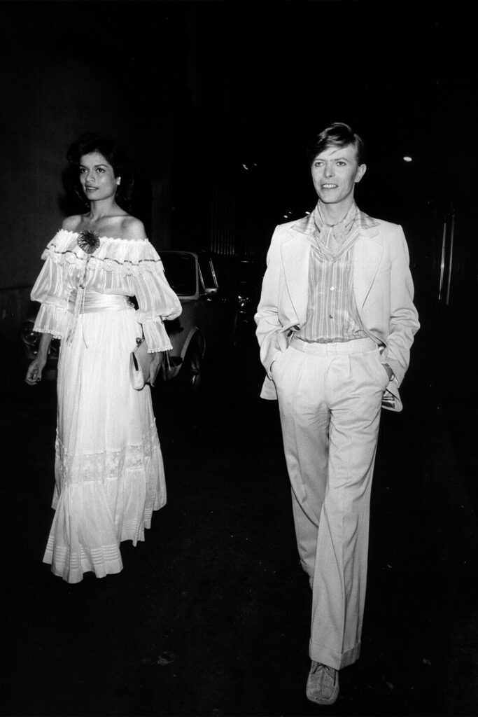 1977-B.-Jagger-and-D.-Bowie_3-683x1024 Jadran Lazić: Fotografije najvećih zvezda svih vremena na izložbi u Beogradu