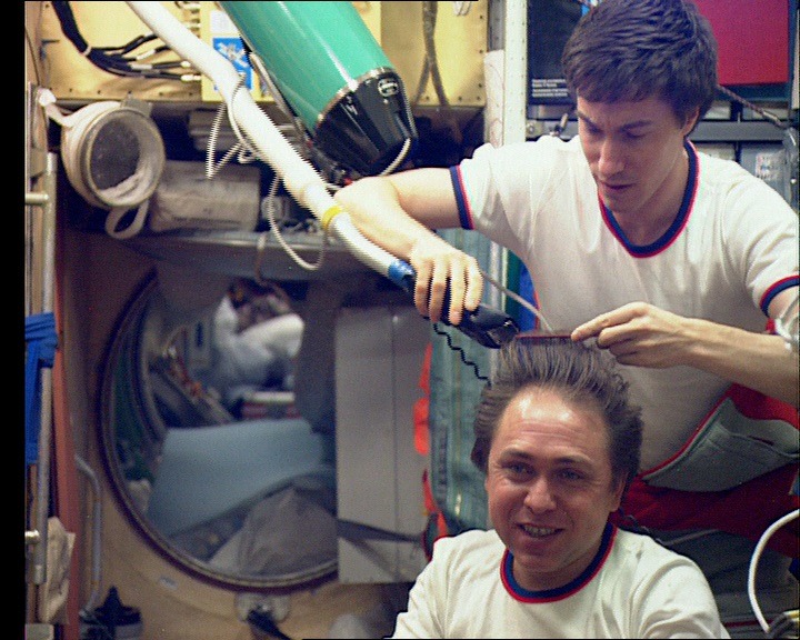 Iz-sadasnjosti-j Beldocsovi “Meteori” - putovanja na mesta gde je vreme stalo