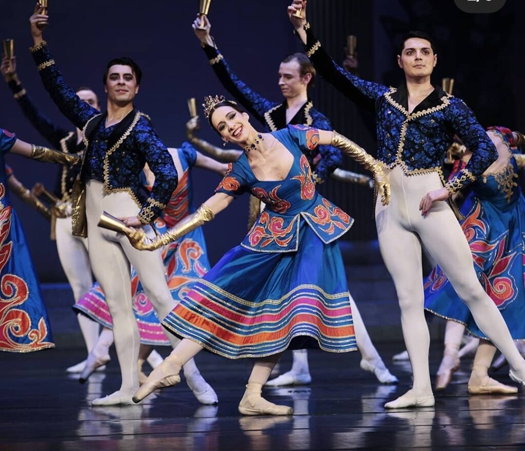 Labudovo-jezero-8-1024x880 /ODLOŽENO/ Opera, balet i moda - Beograd s ljubavlju Renatu Balestri