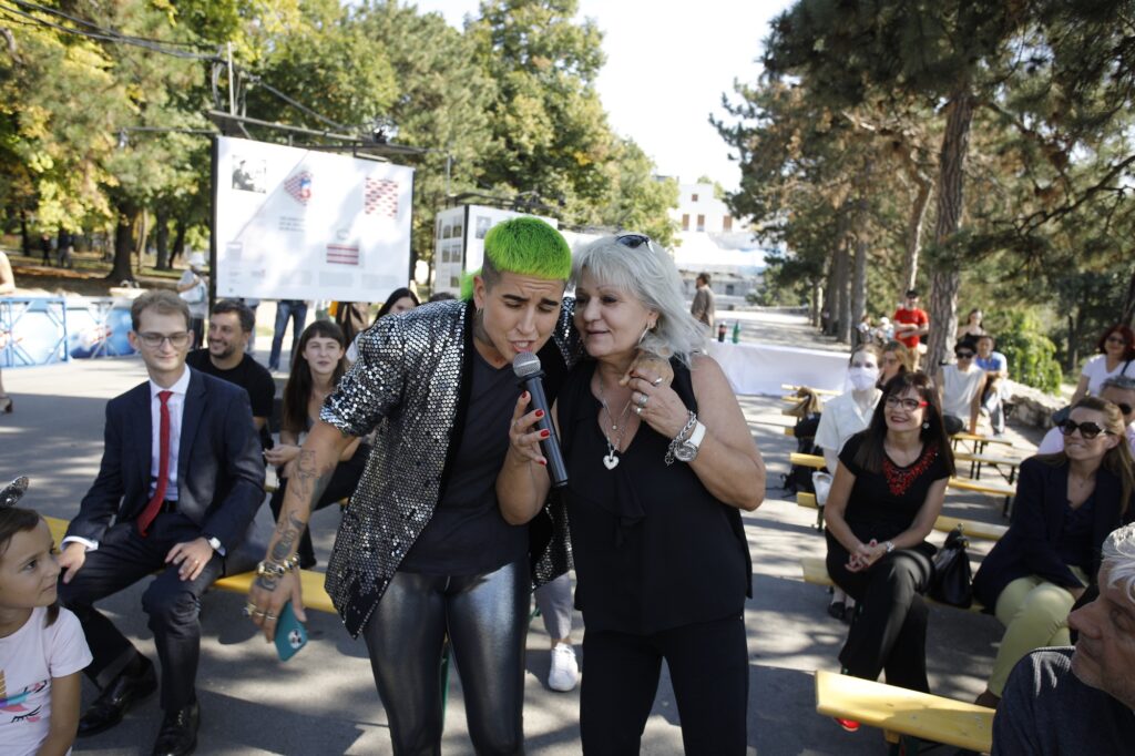 Performans-Stimung-1024x682 Otvorena izložba „Na drugi pogled / Auf den zweiten Blick / At Second Glance” na Kalemegdanu