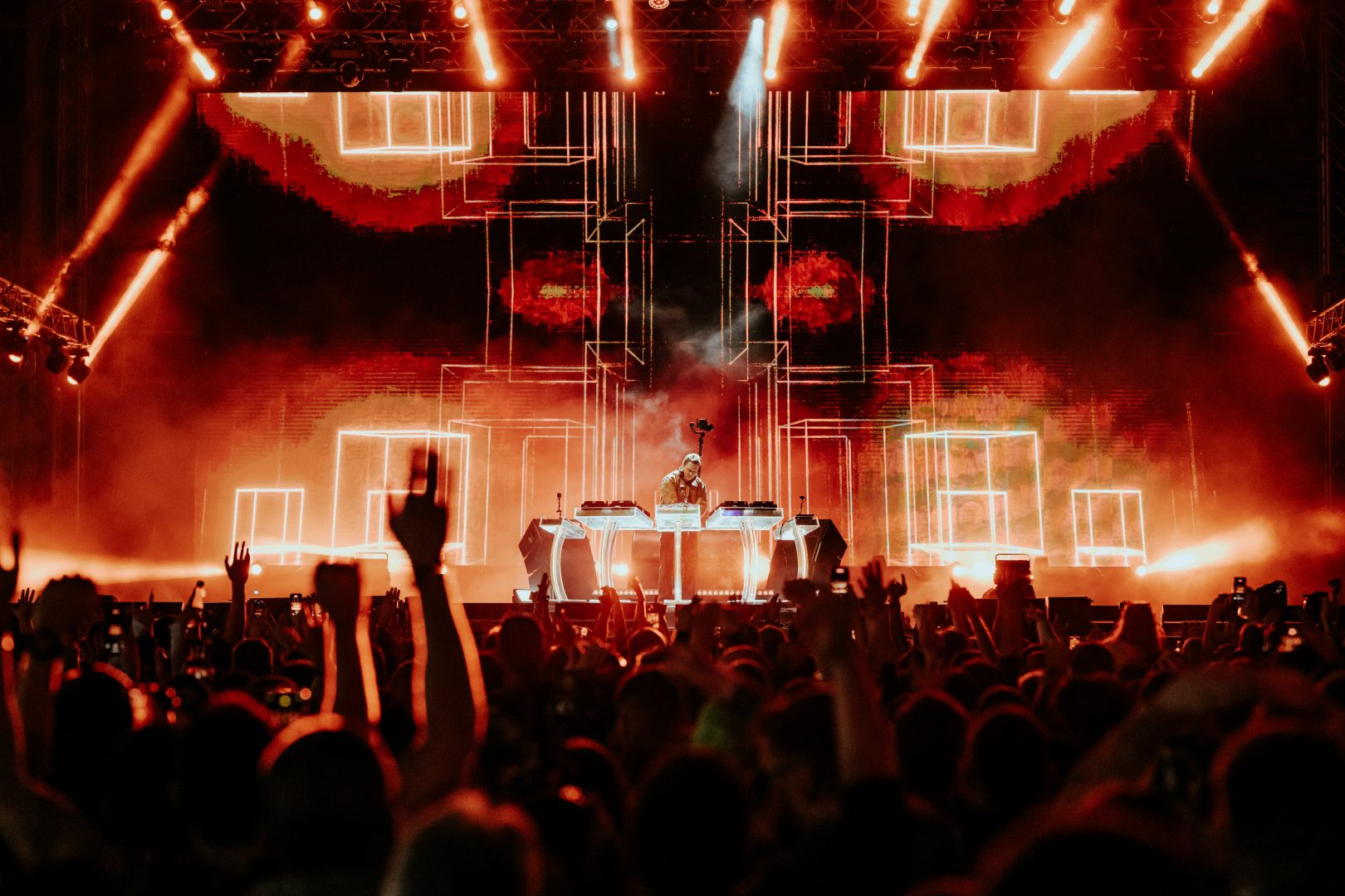 Tiesto-EXIT-2025-2-1620x1080 EXIT: 40.000 ljudi ćutalo 16 minuta, odajući počast žrtvama tragedije u Novom Sadu