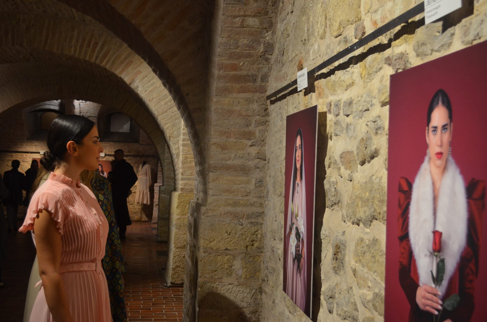 DSC_0393-1631x1080 Odraz - sudar prošlosti i sadašnjosti kroz ženske srednjovekovne likove