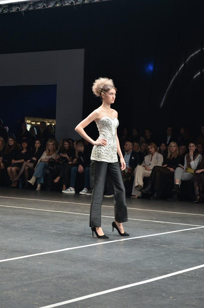 IMG_3296-715x1080 Omaž Armaniju na Beogradskoj nedelji mode