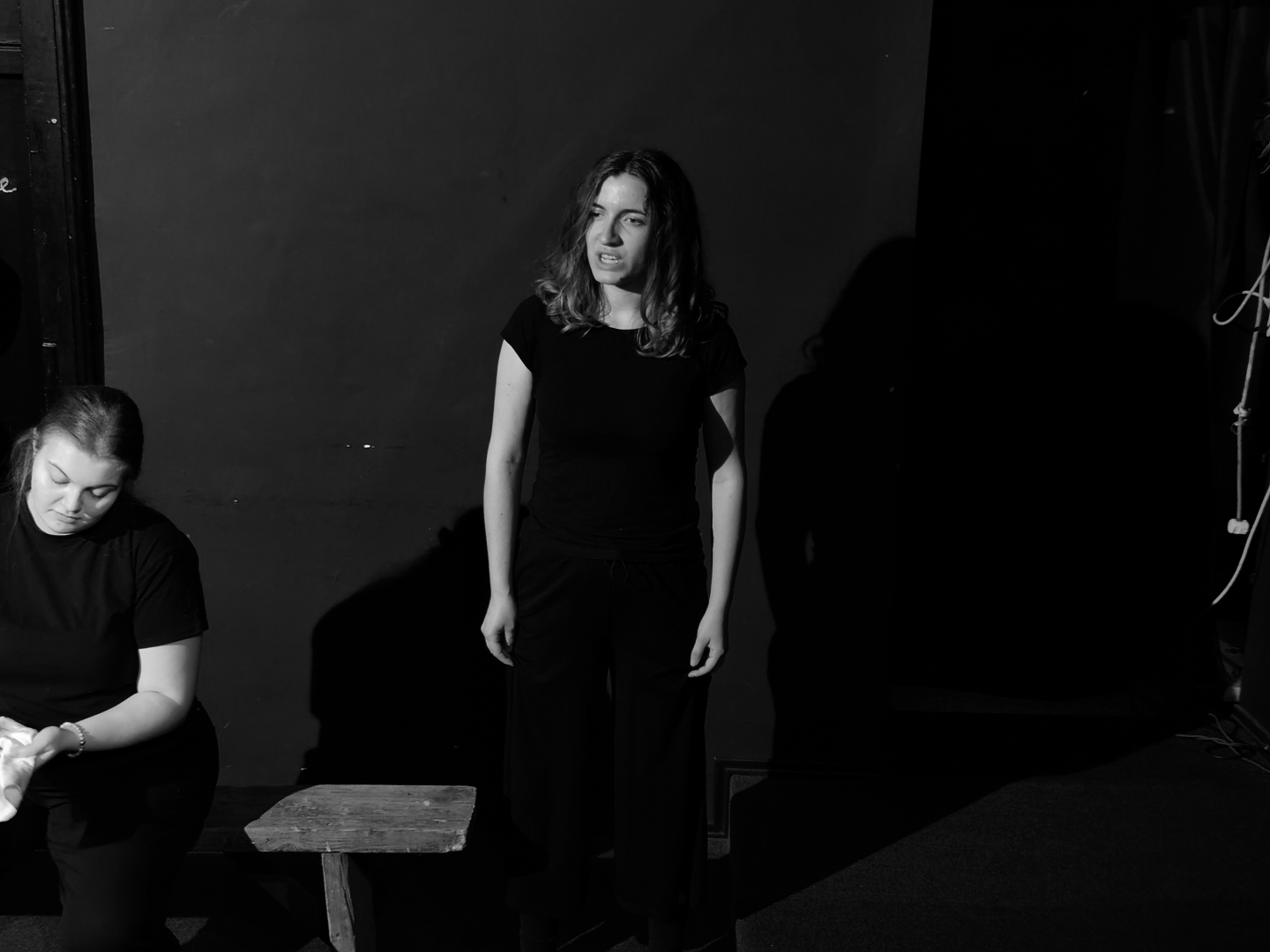 Zenska-soba-Centar-za-devojke-Nis-ph-Luka-Niciforovic-2-1-1440x1080 „Ženska soba“: Predstava o ženama u logoru Crveni Krst