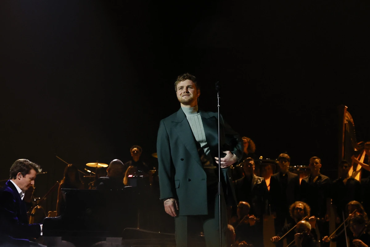 Alex-Warren-Performs-at-the-BRIT-Awards-2026 BRIT Awards: Najviše nagrada za Oliviu Dean