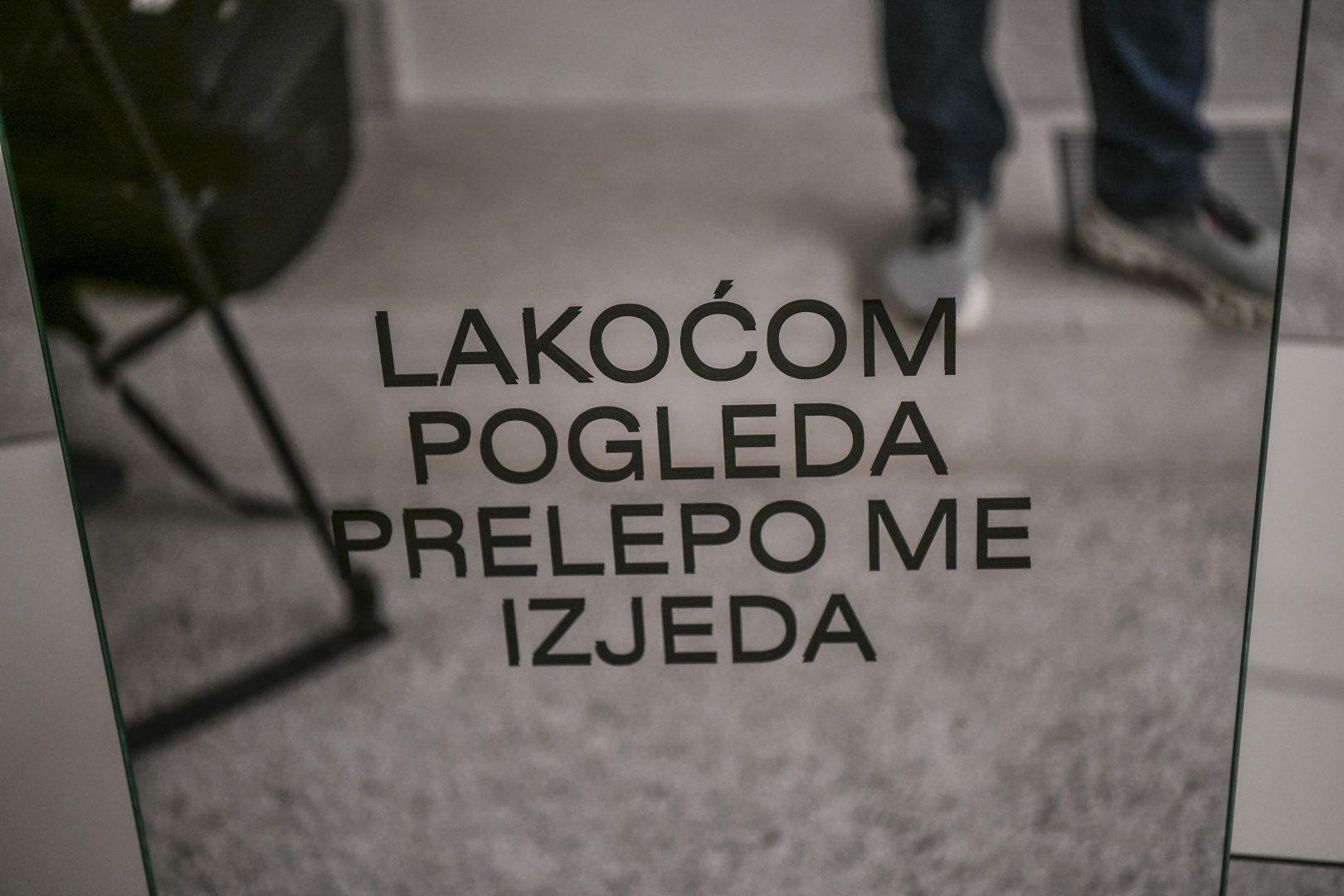 Izlozba-fotografija-KOIKOI_Mikromomenti-srece_New-Moment_Photo-credits_Goran-Srdanov-5-1620x1080 Izložba „Mikromomenti sreće“ otvorena u galeriji New Moment: KOIKOI slave pet godina rada u susret velikom beogradskom koncertu 27. marta