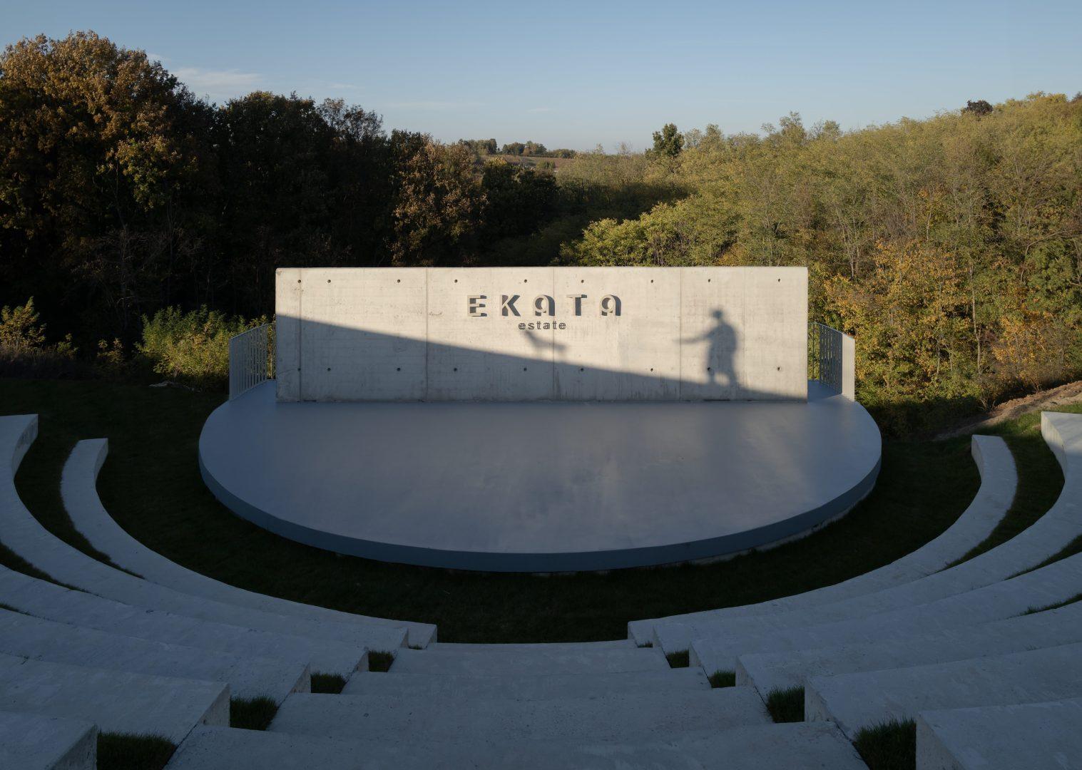 Ekata-Amfiteatar.-Foto-Ilya-Ivanov-1517x1080 Ekata festival spaja muziku, pozorište, savremenu umetnost i gastronomiju