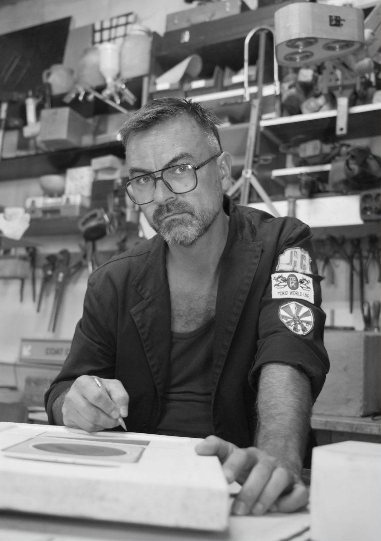 Mladen-Hrvanovic_foto-David-Pavlasevic-1-762x1080 Otvaranje izložbe „ALL IN“ Mladena Hrvanovića u galeriji Neon
